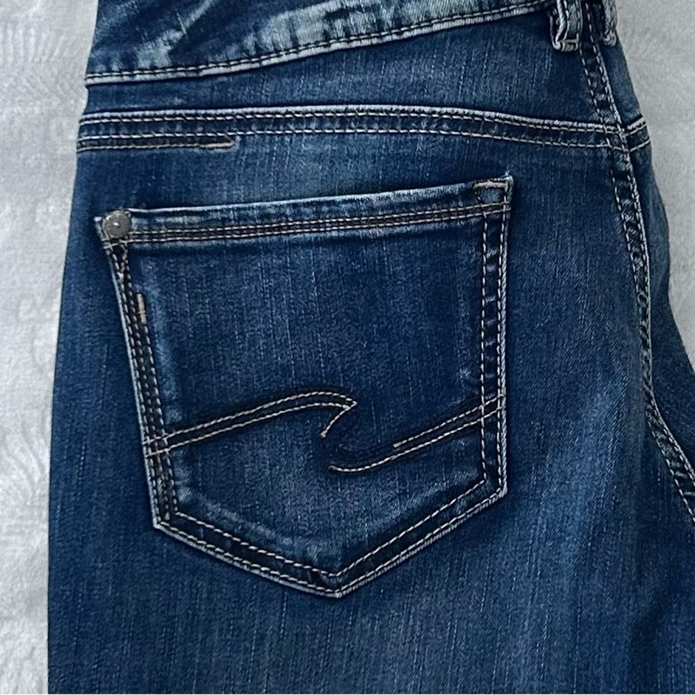 Silver Suki  Jeans Dark Blue Denim with Stitching